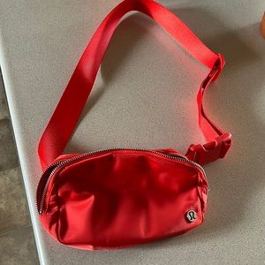 lululemon 🍋 everywhere belt bag